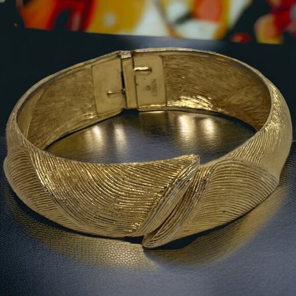 Vintage Monet Gold-Tone Textured Hinged Bangle Bracelet - Wave Pattern - Picture 1 of 12